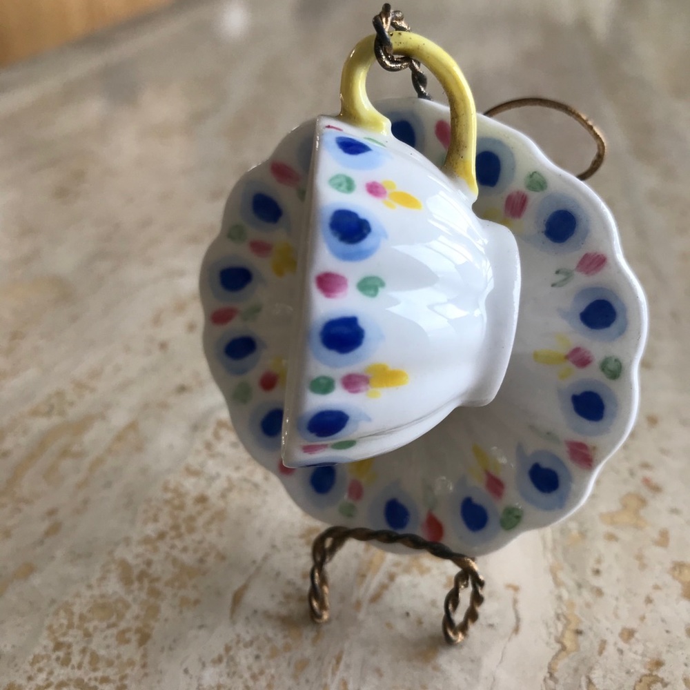 VINTAGE  “ArtonE”  ENGLAND-CUP, SAUCER, STAND